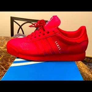 Red Samoa in men slightly used